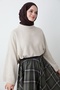 Cremefarbener Crop-Strickpullover mit weiten Ärmeln - 4