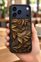 حافظة مقاومة للصدمات متوافقة مع هاتف iPhone 18 Pro مع حماية للكاميرا بنمط GoldLeaf