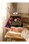 Mini wallet %100 hand embroidered wildflower themed 10x14 cm linen fabric.