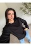 بلوزة أساسية برقبة دائرية سوداء