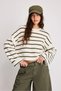 سترة محبوكة قصيرة الأكمام واسعة الأكمام