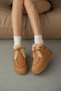 Casten Women's Boots with Thick Sole, Laces, and Fur Lining - Tan Suede