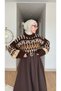 Interest Model: Short Knit Sweater with a Zigzag Patterned Design - 5