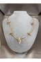 MODERN, STYLISH WOMEN'S NECKLACE WITH A CURVED METAL DESIGN FEATURING ASYMMETRICAL BEADS