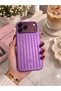 غطاء هاتف فاخر بتصميم مميز وخطوط أنيقة، متوافق مع هاتف iPhone 18 Pro Max، باللون العنابي. - 2