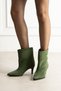 Women's elegant suede heeled shoes without a zipper, Oversized crocodile print - 5