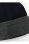 Esvab • Modern & Distinctive Men's Knitwear Beanie with Label Detail - 3