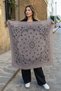 وشاح كتف مزين بشراشيب بنمط عرقي مقاس 100x100 سم - 4