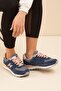 Women's Sports Shoes - 4
