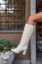 Scarlet Women's Beige Leather Boots - 5