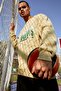 Men's Ecru Nba Licensed Milwaukee Bucks Printed Oversize Fit Crew Neck Sweatshirt U9868AZ21AU