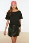 Siyah %100 Pamuk Oversize/Geniş Kalıp Kayık Yaka Örme T-Shirt TWOSS20TS0140