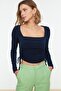 Lacivert Kare Yaka Büzgü Detaylı Fitted/Vücuda Oturan Crop Esnek Örme Bluz TWOAW22BZ0263 - 4
