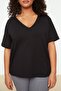 Siyah V Yaka Basic %100 Pamuk Örme T-Shirt TBBSS22BF0028 - 4