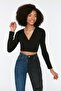 Siyah Kruvaze Yaka Fitted/Vücuda Oturan Crop Esnek Örme Bluz TWOSS21BZ0446 - 5