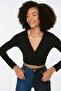 Siyah Kruvaze Yaka Fitted/Vücuda Oturan Crop Esnek Örme Bluz TWOSS21BZ0446