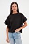 Siyah %100 Pamuk Fırfır Detaylı Basic Bisiklet Yaka Örme T-Shirt TWOSS22TS2429 - 8