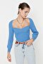 Mavi Crop Kalp Yaka Triko Kazak TWOAW22KZ1760 - 4