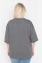 Antrasit Geniş Kalıp Nakış Detaylı Örme Büyük Beden T-Shirt TBBSS22BF00002 - 5