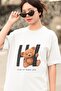 تي شيرت أبيض كبير الحجم مطبوع عليه Hello Teddy Bear