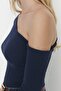 Indigo Fitted/Vücuda Oturan Asimetrik Yaka Omzu Açık Fitilli Esnek Örme Bluz TWOAW23BZ00088 - 6
