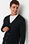 Siyah Slim Fit Pamuklu V Yaka Düğmeli Hırka TMNAW21HI0274 - 2