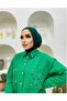 وشاح حجاب مرصع باللون الزمردي