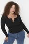 Siyah Havuz Yaka Çıtçıt Detaylı Fitted/Vücuda Oturan Örme Crop Büyük Beden Bluz TBBAW23AF00030 - 2