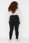 Siyah Yüksek Bel Dar Paça Esnek Skinny Büyük Beden Jeans TBBAW23CJ00032 - 5
