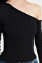 Siyah Fitted/Vücuda Oturan Asimetrik Yaka Omzu Açık Fitilli Esnek Örme Bluz TWOAW23BZ00088 - 4