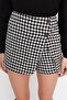 تنورة شورت منسوجة بنقشة Houndstooth باللون الأسود TWOAW23SR00055 - 4