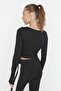 Siyah Crop Pencere/Cut Out ve Baş Parmak Delik Detaylı Örme Spor Üst/Bluz TWOAW21BZ0156 - 6