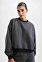 Crew Neck Sweatshirt - Relaxed Fit