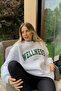 سويت شيرت أبيض مطبوع عليه Wellness Sporty&rick مقاس كبير برقبة دائرية - 2