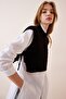 Woman's Black Turtleneck Knit Sweater CI00056