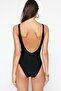 Siyah Derin Dekolteli Cut Out Detaylı Regular Mayo TBESS20MA0292 - 6