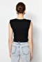 Siyah Vatkalı Fitted/Vücuda Oturan Bisiklet Yaka Crop Esnek Örme Bluz TWOSS23BZ00251 - 4