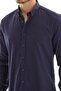 قميص رجالي من Vessmen باللون العنابي Slimfit ذو ياقة وأزرار وأكمام طويلة - 3