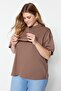 Kahverengi Yaka Ribanalı Geniş Kalıp Basic %100 Pamuk Örme T-shirt TBBSS23BF00017 - 2