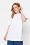 Beyaz %100 Pamuk Ön ve Arka Baskılı Boyfriend Fit Bisiklet Yaka Örme T-Shirt TWOSS23TS00057 - 8