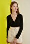 Siyah Kruvaze Yaka Fitted/Vücuda Oturan Crop Esnek Örme Bluz TWOSS21BZ0446 - 6