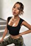 Kadın Siyah Kare Yaka Kalınlaşan Omuz Detaylı Crop Top Bluz - 5