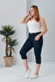 مقاس إضافي كابري باللون الأزرق الداكن مع تفاصيل الزر - 5