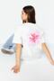 Ekru %100 Kalın Pamuklu Sırt Baskılı Relaxed/Geniş Rahat Kesim Örme T-Shirt TWOSS23TS00374