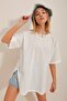 Women's White Crew Neck Double Sleeve Two Thread Side Slit Oversize T-Shirt ALC-X7871 - 3