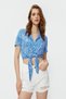 Blau gemusterte Damenbluse - 3