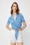 Blau gemusterte Damenbluse - 4