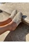 شبشب سو بيج من القش مطرز ومغلق من الأمام