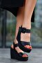 Pfc-102 Buckle Wedge Black Sandals