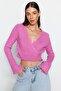 Pembe Crop Yumuşak Dokulu Kruvaze Triko Kazak TWOAW24KZ00381